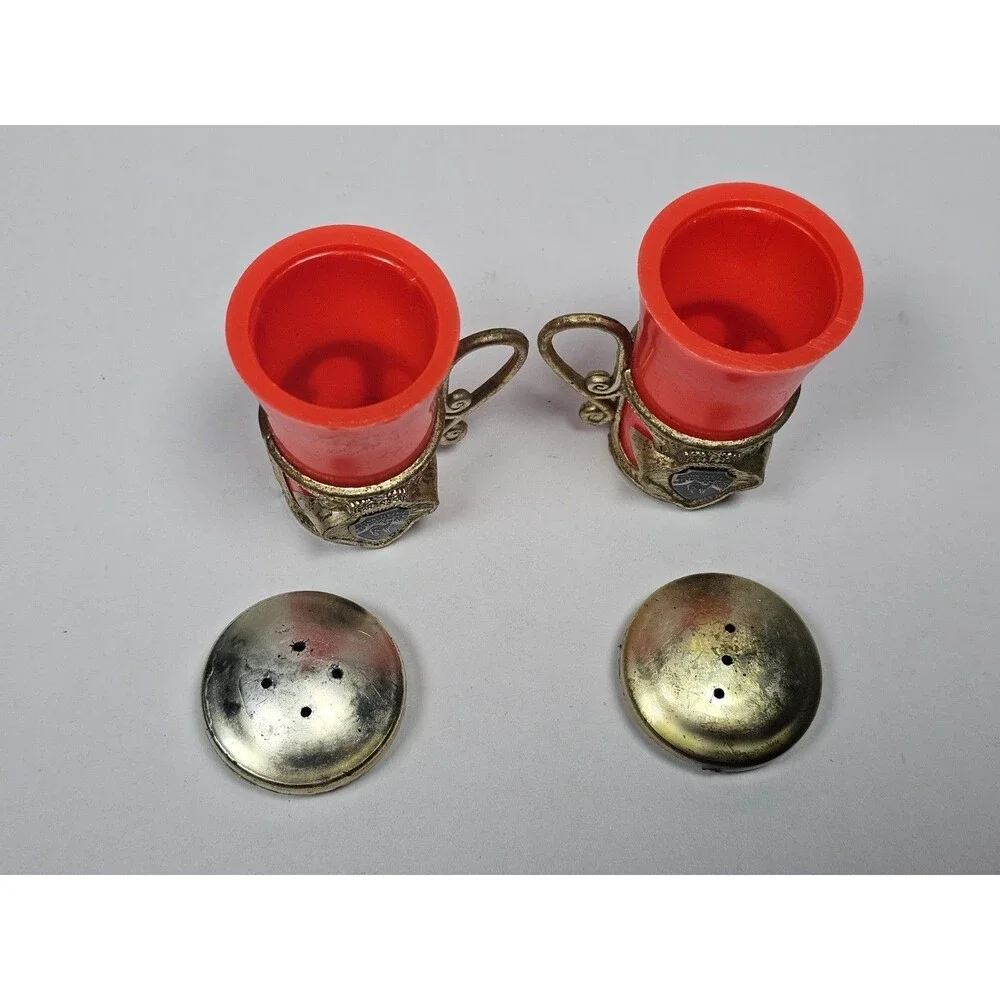Pennsylvania Red Acrylic Plastic Salt Pepper Shakers Souvenir